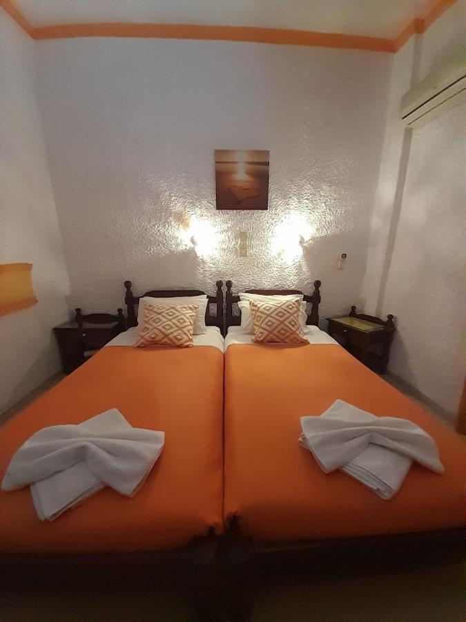 Artemis Rooms Agia Marina  Exterior foto