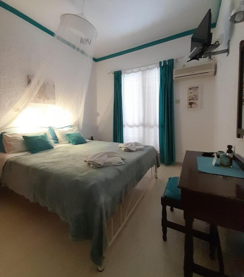 Artemis Rooms Agia Marina  Exterior foto