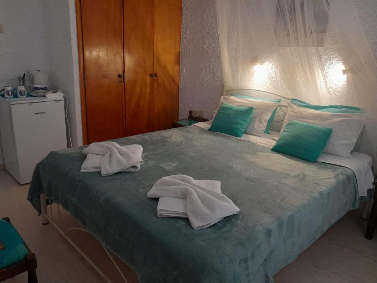 Artemis Rooms Agia Marina  Exterior foto