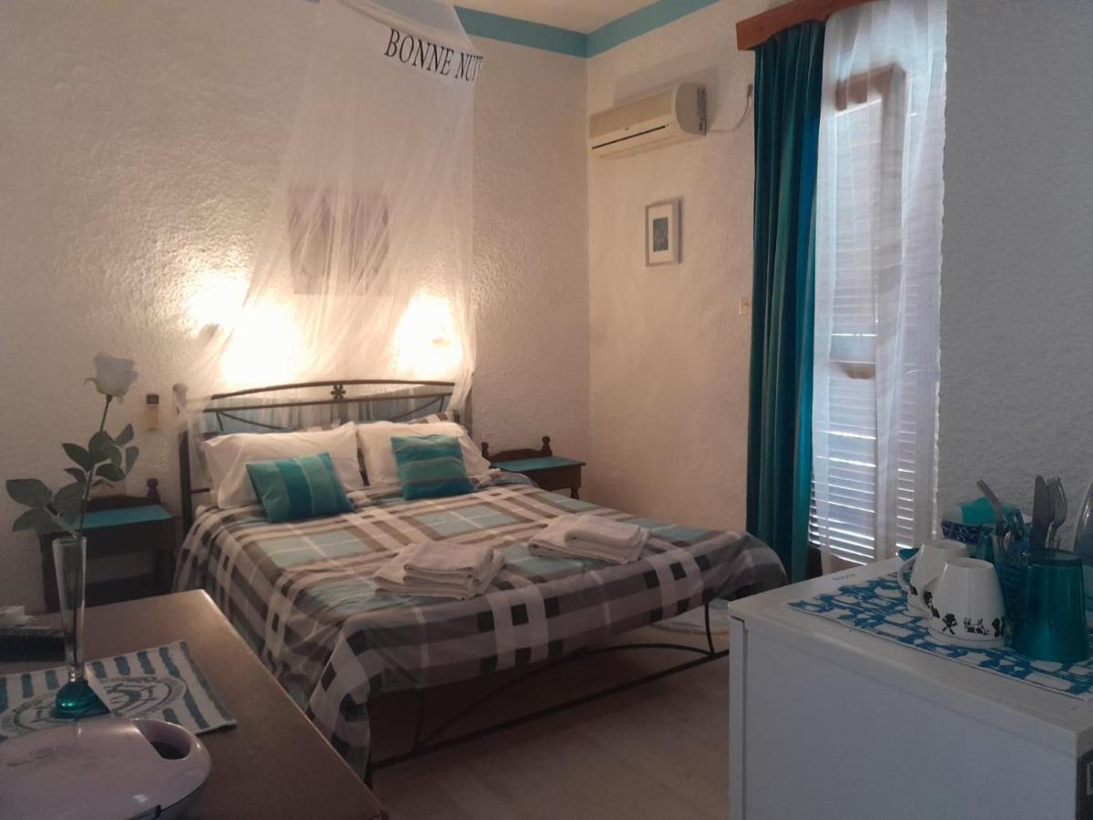 Artemis Rooms Agia Marina  Exterior foto