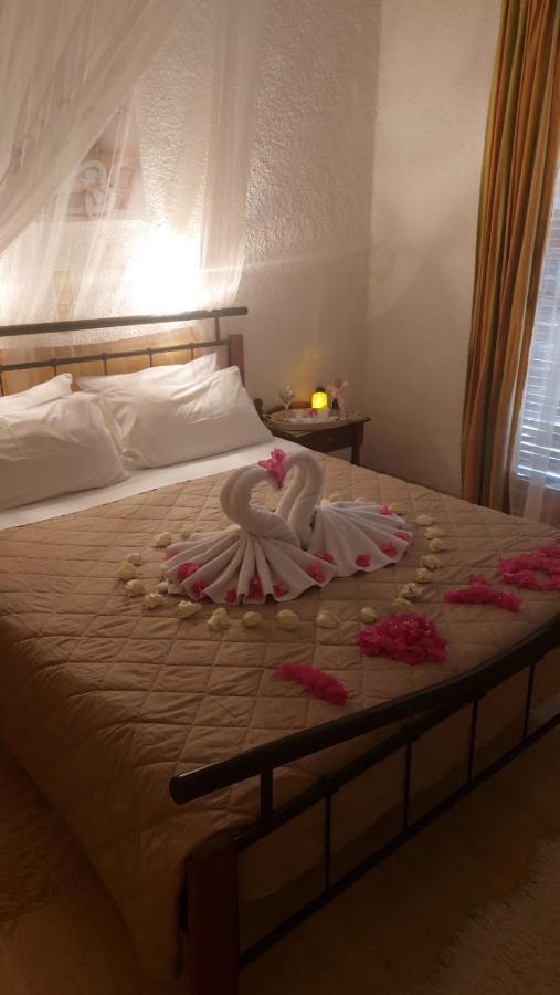 Artemis Rooms Agia Marina  Exterior foto