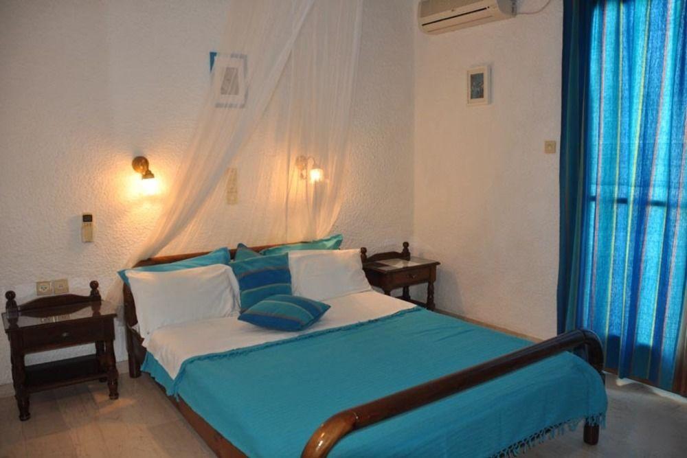 Artemis Rooms Agia Marina  Exterior foto