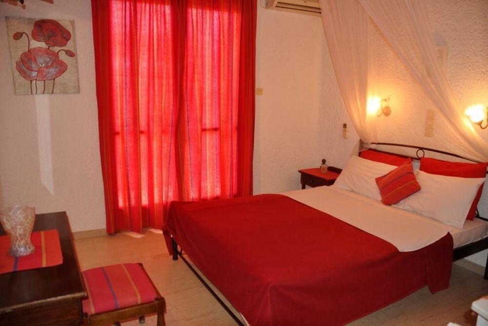 Artemis Rooms Agia Marina  Exterior foto