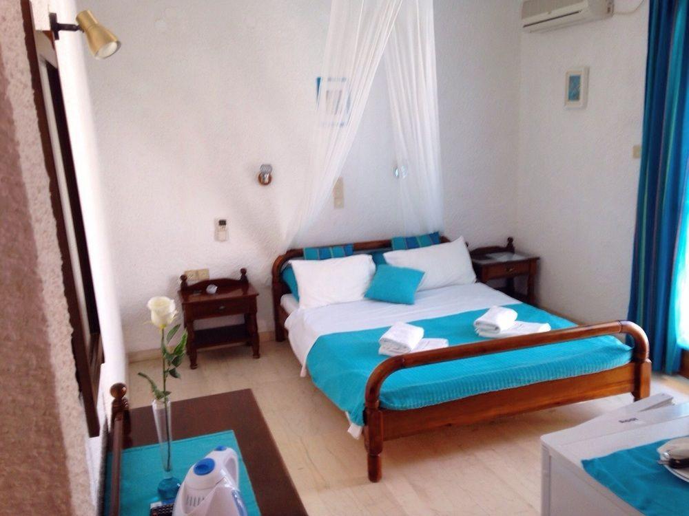 Artemis Rooms Agia Marina  Exterior foto