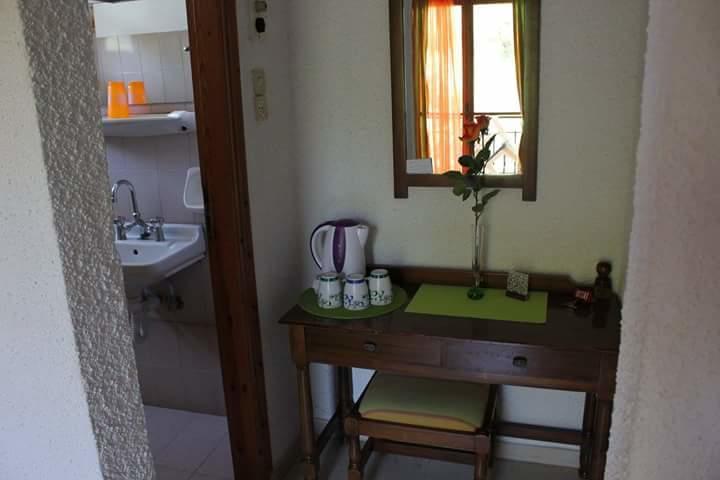 Artemis Rooms Agia Marina  Exterior foto